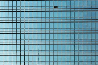 游戏名称中马里奥排索尼克前面的原因是更性感